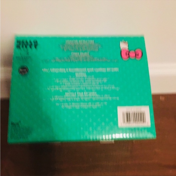 NEW HELLO KITTY CHRISTMAS ANIMATED CANDY SHOP - Picture 5 of 5